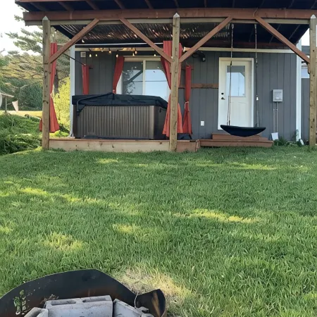 Daybreeze Vacation Home w/ Hot Tub & Gorgeous View