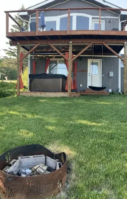 Daybreeze Vacation Home w/ Hot Tub & Gorgeous View - 4-Sterne