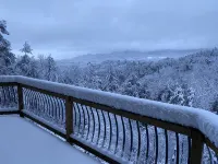 Luxury Cabin with Epic Mountain Views • Hot Tub • 10 Min to Cades Cove - Mountain view