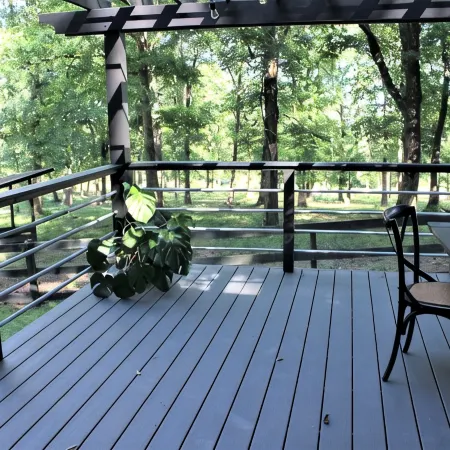 Escape to Your Cozy 2-Bedroom Cottage, Just a Hop Away from Rock City