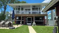 Riverfront Retreat-Private Dock; Fishing, Boating & Peaceful Getaway in Welaka - Homestays