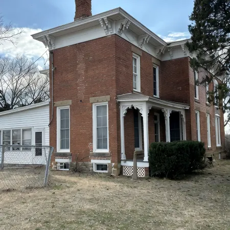 Victorian Country Home on the edge of town. Event venue, weekend home.