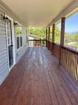 Relaxing Hillside Getaway with a Mountain View - 3つ星