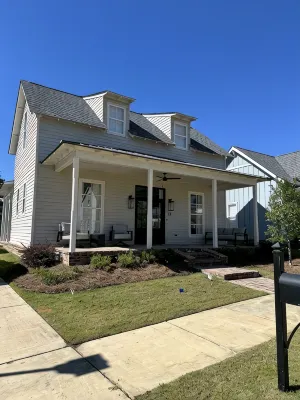 Top Rated home in Starkvegas for a game day experience!! 3 Min from campus! - 4-Star