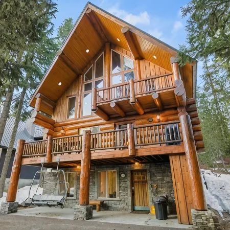 Cozy Ski Retreat in Govy w/ Hot Tub and Outdoor Sauna