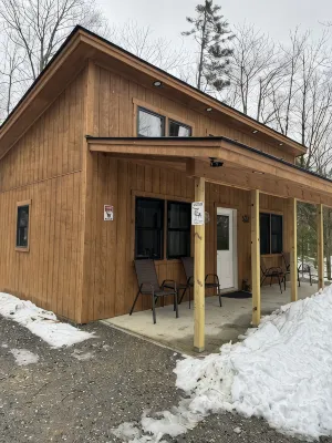 Quite/Peaceful country setting in the woods cabin/house - シャレー