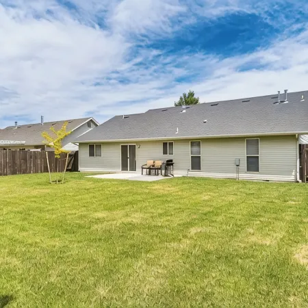Charming 3-bedroom house in Twin Falls with King beds, BBQ grill