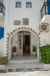Katerina Roza Studios - Heartfelt Hospitality in the City - Wifi