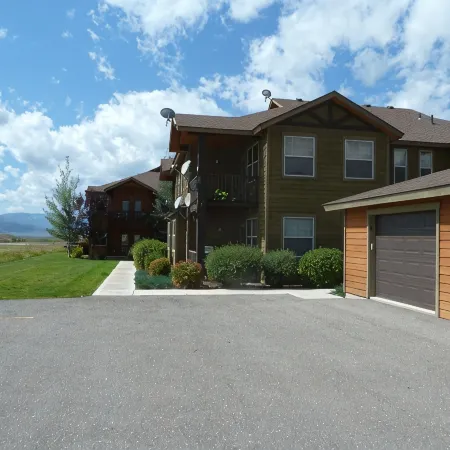 3 bed/2 bath condo, Grand Targhee/Jackson Hole skiing, Yellowstone home base
