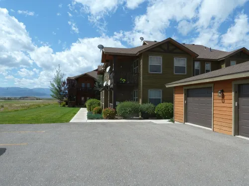 3 bed/2 bath condo, Grand Targhee/Jackson Hole skiing, Yellowstone home base - 3-Star