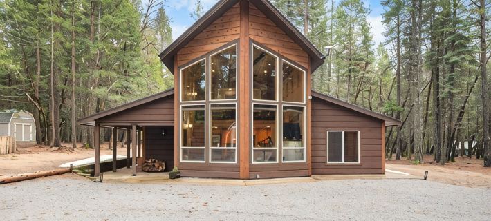 Base of Lassen National Park Secluded 1 BR + LOFT, 2 BATH HOME. sleeps up to 7 Ξενοδοχεία στην πόλη Shasta County