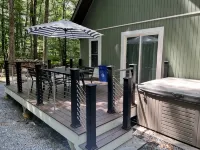 Cozy 3 Bedroom Chalet with Hot Tub - Hytter