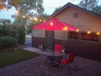 Happy Bison Bungalow - located in Downtown Cody! - Bungalow