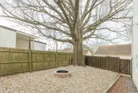 The White House on Oak - Minutes from Louisville - Homestays