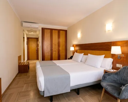 Hotel Córdoba Centro Hotels near Templo Romano