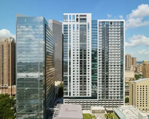 Marriott Marquis Houston Hotels near TDECU Stadium