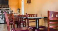 Econo Lodge Inn & Suites North Syracuse Airport - 2-Star