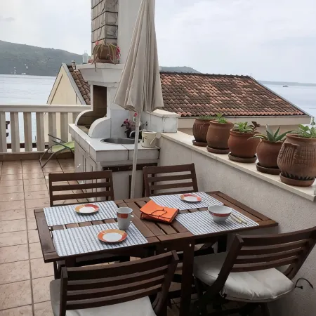 Beautiful house by the sea Hotels in Herceg Novi