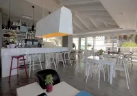 Nelly's Apartments - Airport Shuttle