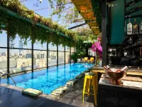 The Smallville Hotel - Pools