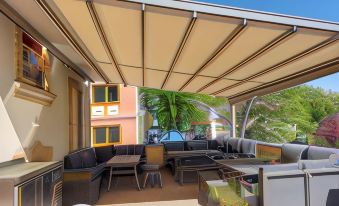 Port Inn - Housity