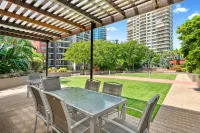 Resort Living < 10mins CBD ~ 2Bed / 2Bath / 1Car - 4-Star