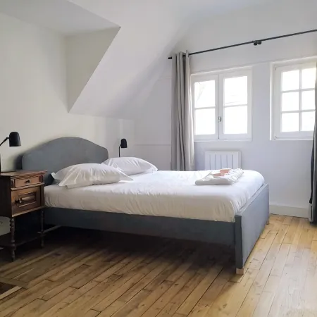 Superb apartment - heart of old town -  Cathedral view