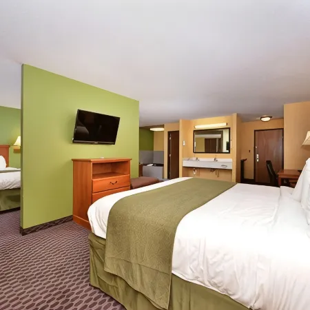 Quality Inn & Suites Grinnell Near University