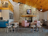 AmericInn by Wyndham Bismarck - واي فاي
