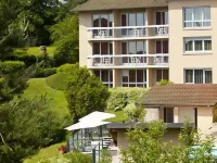 Hôtel du Lac فنادق في Goulles
