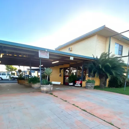 Proserpine Motor Lodge Отели в г. Прозерпин
