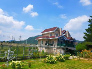 Pension near Pyeongchang River