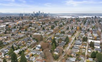 Hillside on North Queen Anne