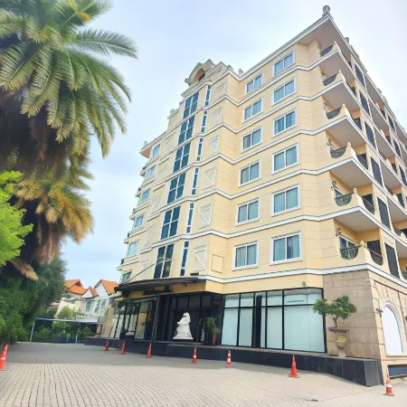 Four Seasons Place