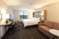 Holiday Inn & Suites Detroit - Troy فنادق في Bloomfield Hills
