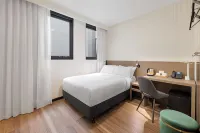 Best Western Queen Victoria Market Hotel Hotels near Flagstaff Gardens