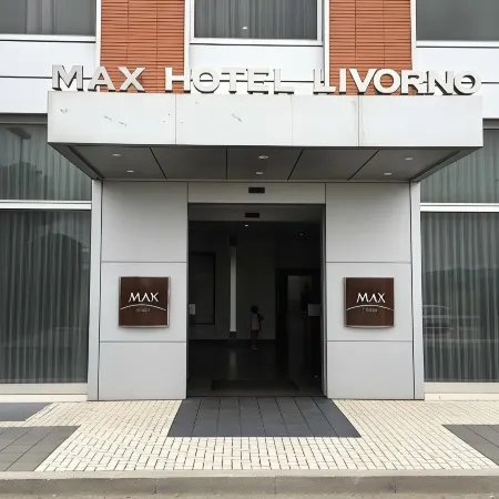 Max Hotel Livorno Отели рядом с достопримечательностью «Стадион имени Армандо Пикки»