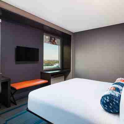 Aloft Sarasota Rooms