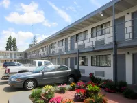 Rodeway Inn Terre Haute - Bãi đậu xe