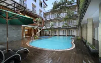 Gets Hotel - Pools