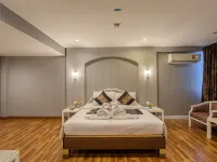 Aunchaleena Grand Hotel 방카피 주변 호텔