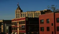 The Robey, Chicago, a Member of Design Hotels Hôtels à proximité de : Northeastern Illinois University