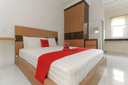 RedDoorz Plus near Palembang Square Mall
