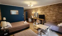 Magdala Motor Lodge & Lakeside Restaurant Hotels in Stawell