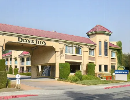 Days Inn by Wyndham Near City of Hope