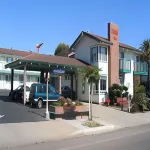 Beachwalker Inn & Suites