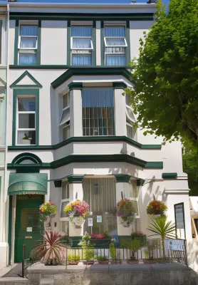 The Firs Bed and Breakfast Отели в г. Макер-вит-Рам