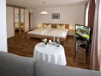 Hotel Restaurant Zum Goldenen Anker Mit Hallenbad & Wellnessbereich Hôtels à : Aldersbach