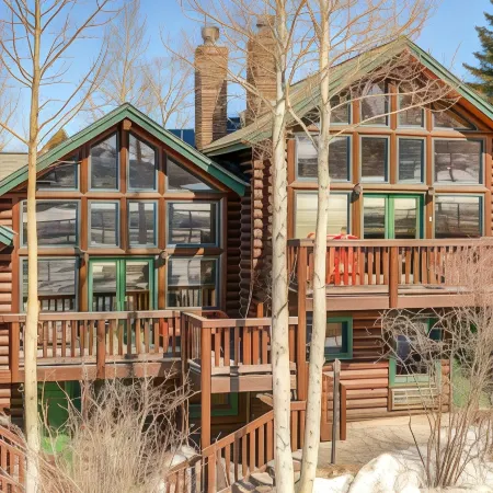 Cozy Mountain Condo Across from Snow King Ski Mtn!