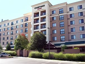 Courtyard Kansas City Overland Park/Metcalf, South of College Boulevard